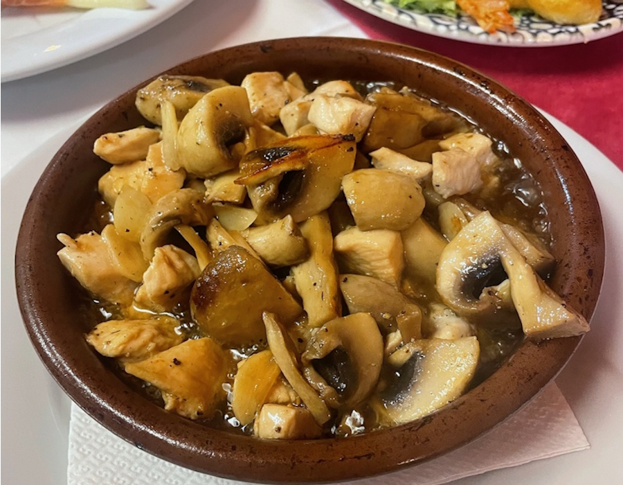 Pollo con Champiñones