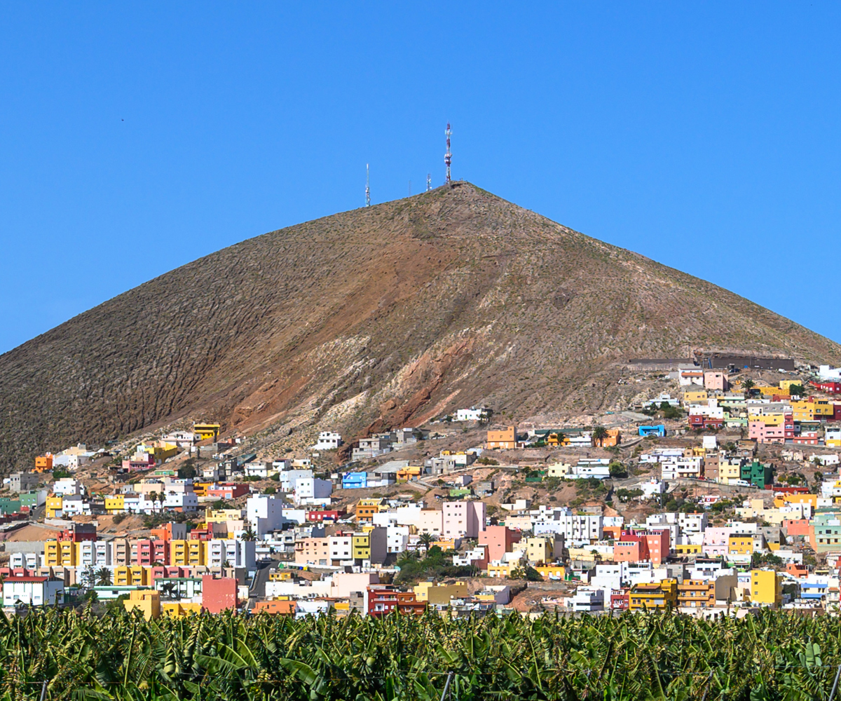 Gáldar hillside and houses
