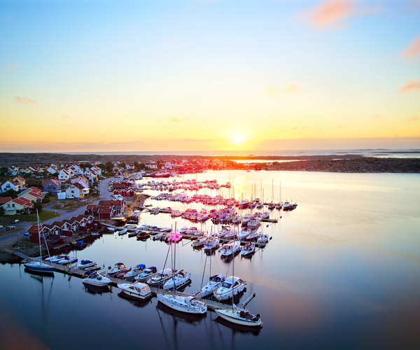 Smögen evening harbor dining