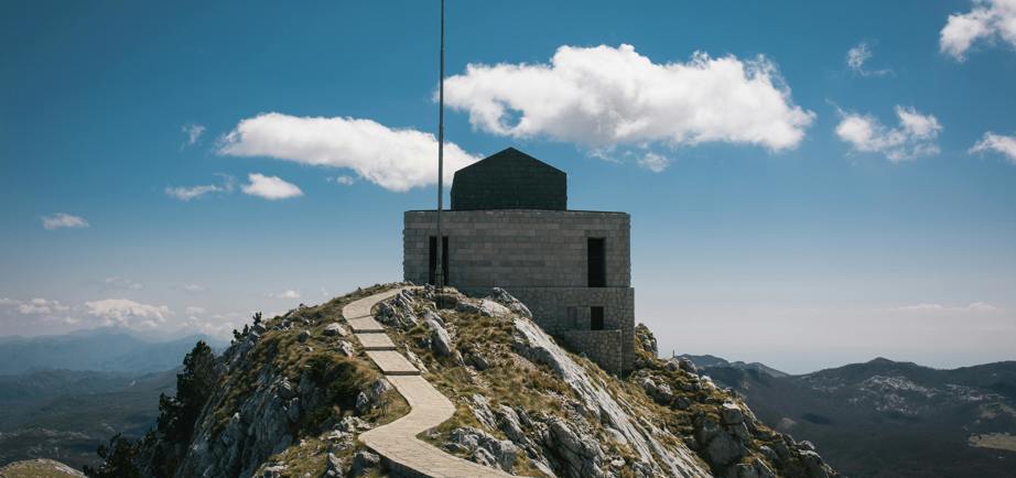 Lovćen & Njegoš Mausoleum – Peaks, Serpentine Roads & Montenegrin Spirit